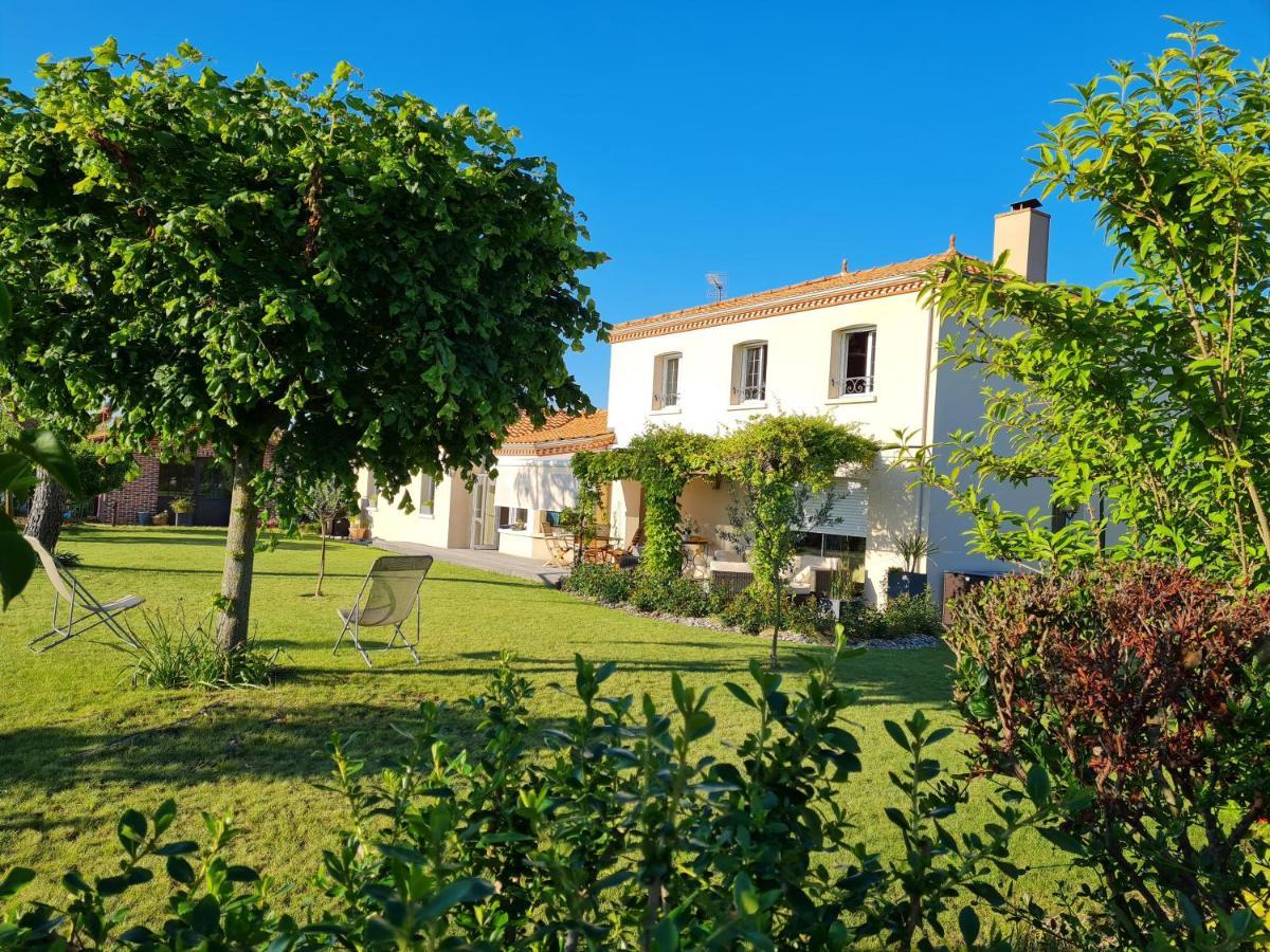 Entre Loire Et Vignobles Bed & Breakfast Lire Bagian luar foto